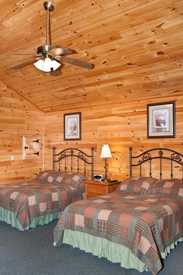 7Cs Lodging Flintstone Extérieur photo