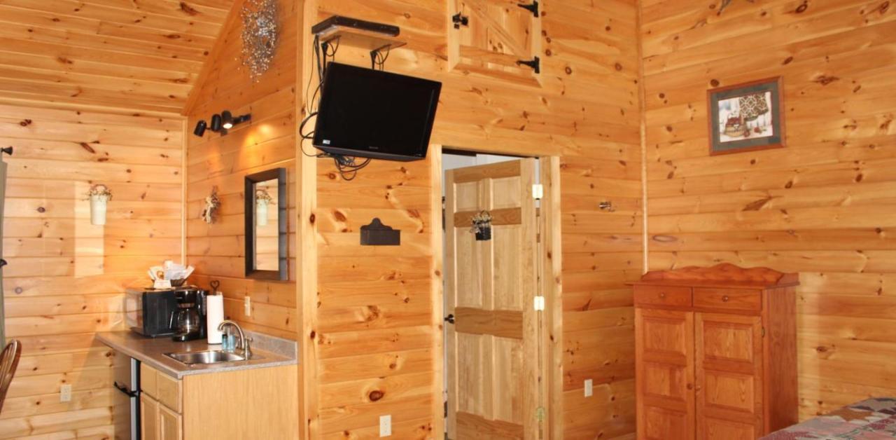 7Cs Lodging Flintstone Extérieur photo