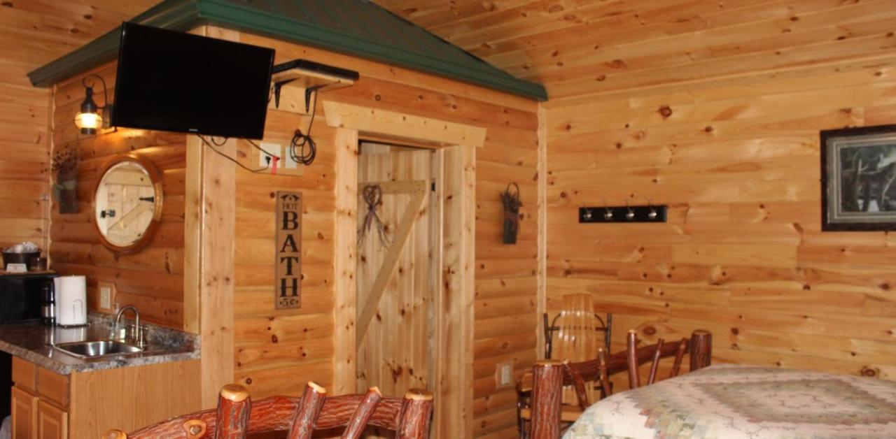 7Cs Lodging Flintstone Extérieur photo