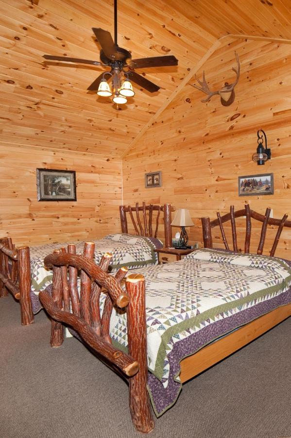 7Cs Lodging Flintstone Extérieur photo