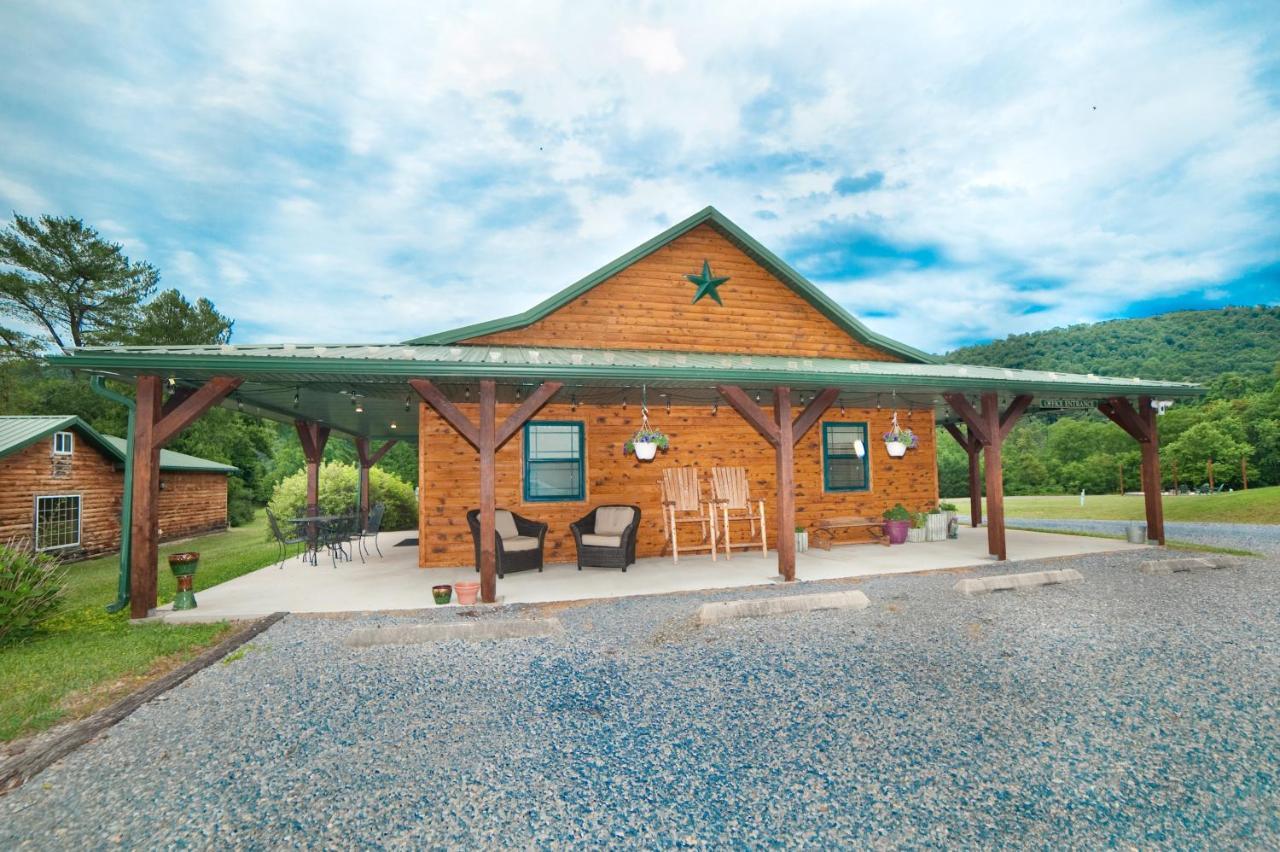 7Cs Lodging Flintstone Extérieur photo